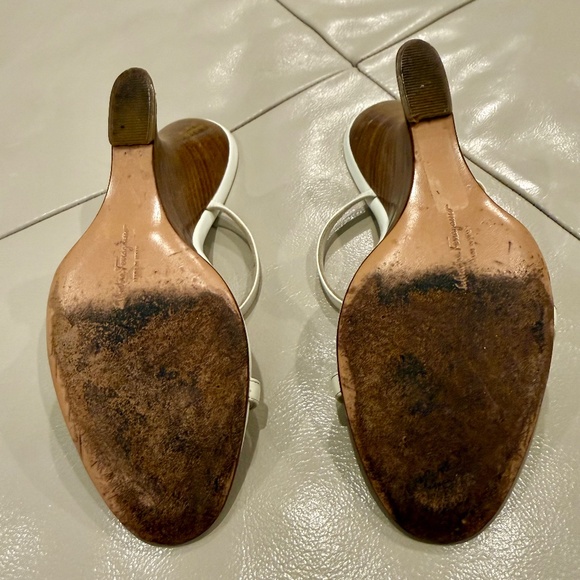 Salvatore Ferragamo White Leather Sculptural Wooden Heel Chain Sandals, Size 6 - Picture 8 of 8